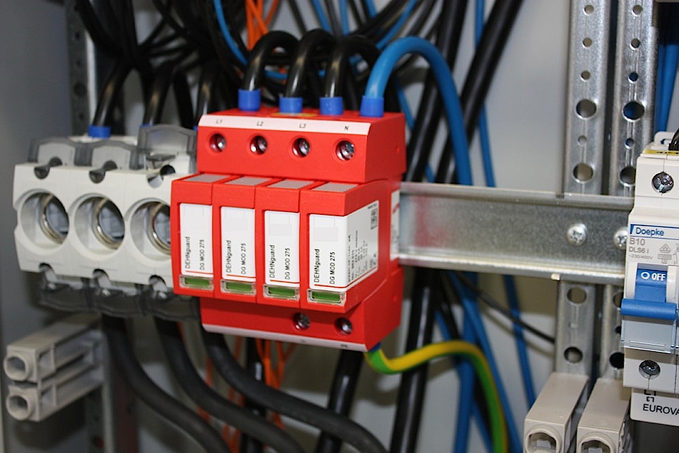 U berspannungsschutz bei Muster Elektro in Musterstadt